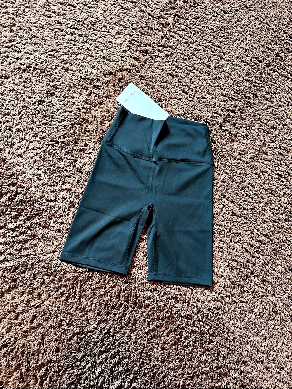 LULULEMON • WOMEN’S SHORTS